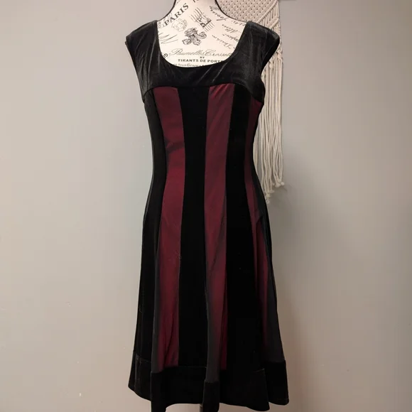Connected Apparel Black and Red Mini Dress - Picture 2 of 10